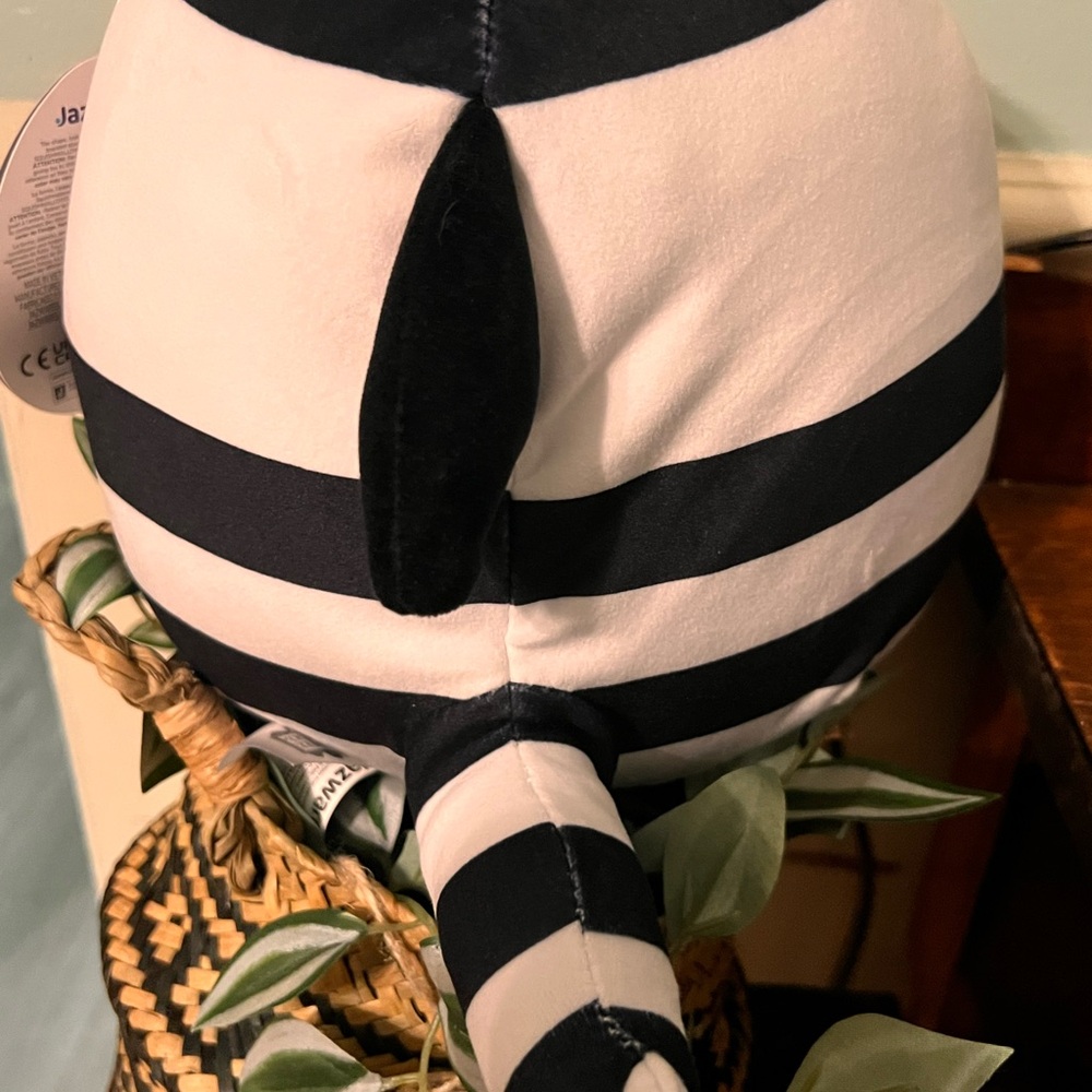 Sandworm Beetlejuice Squishmallow - Picture 3 of 3